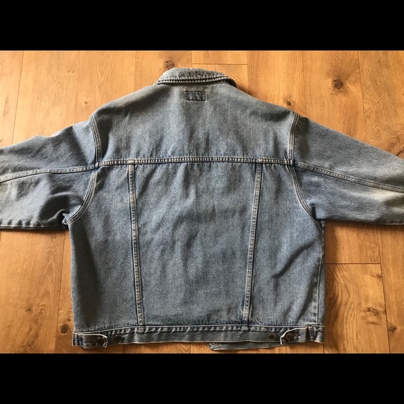Oversized 90’s Denim Jacket - Picture 3 of 8